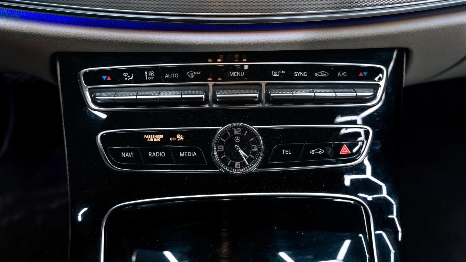 Mercedes-Benz E 220 * 4Matic* 360* lane assist* ������* AMG Line | Mobile.bg � ����������� 14