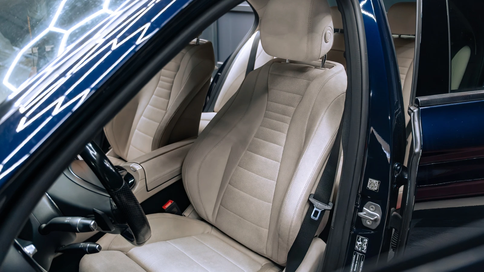 Mercedes-Benz E 220 * 4Matic* 360* lane assist* ������* AMG Line | Mobile.bg � ����������� 11