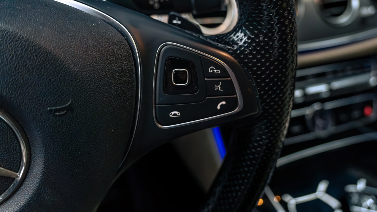 Mercedes-Benz E 220 * 4Matic* 360* lane assist* ������* AMG Line | Mobile.bg � ����������� 17