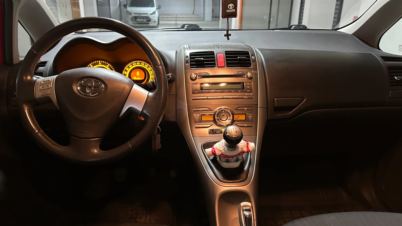 Toyota Auris 1.4 D-4D 90 к.с., снимка 5 - Автомобили и джипове - 53737531