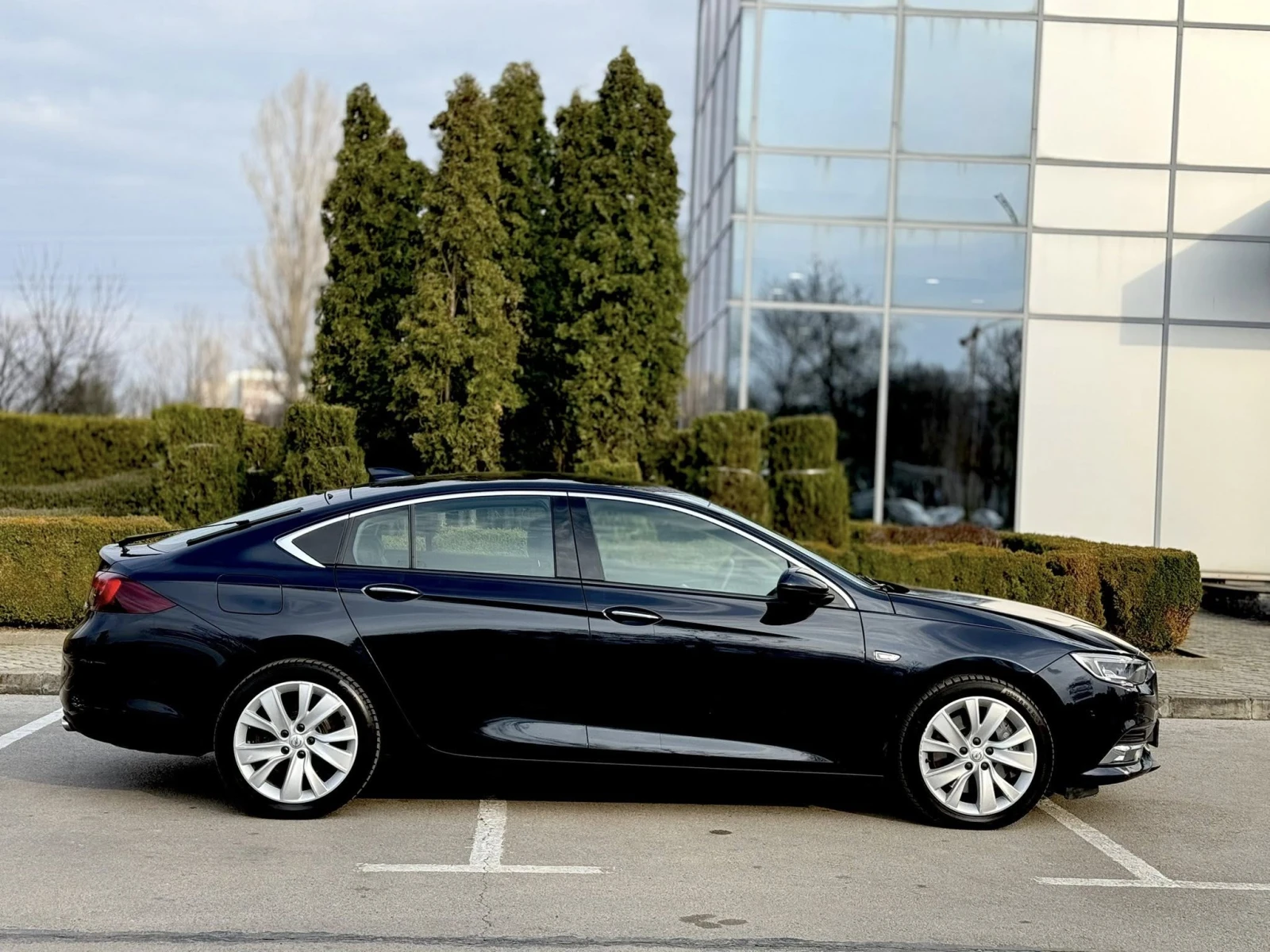 Opel Insignia 4x4 SWISS, снимка 4 - Автомобили и джипове - 53909200