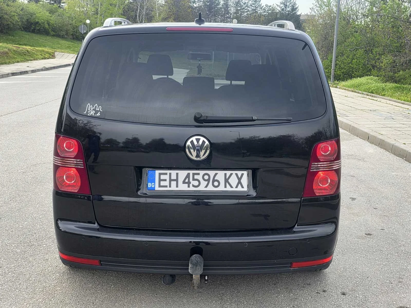VW Touran 2.140 DSG, снимка 8 - Автомобили и джипове - 54225909