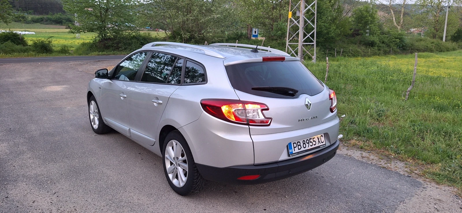 Renault Megane 1.5 dci, снимка 5 - Автомобили и джипове - 54258907