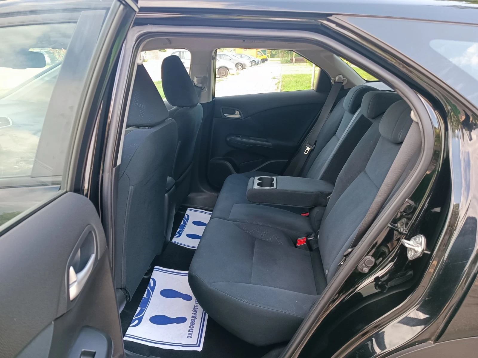 Honda Civic 1.8i-140кс-ШВЕЙЦАРИЯ-АВТОМАТ-NAVI, снимка 11 - Автомобили и джипове - 54730821
