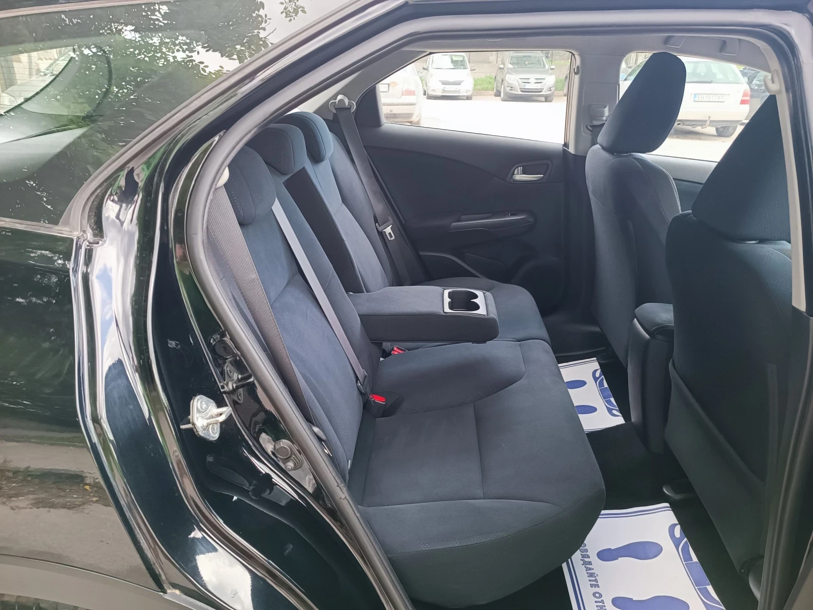 Honda Civic 1.8i-140кс-ШВЕЙЦАРИЯ-АВТОМАТ-NAVI, снимка 12 - Автомобили и джипове - 54730821