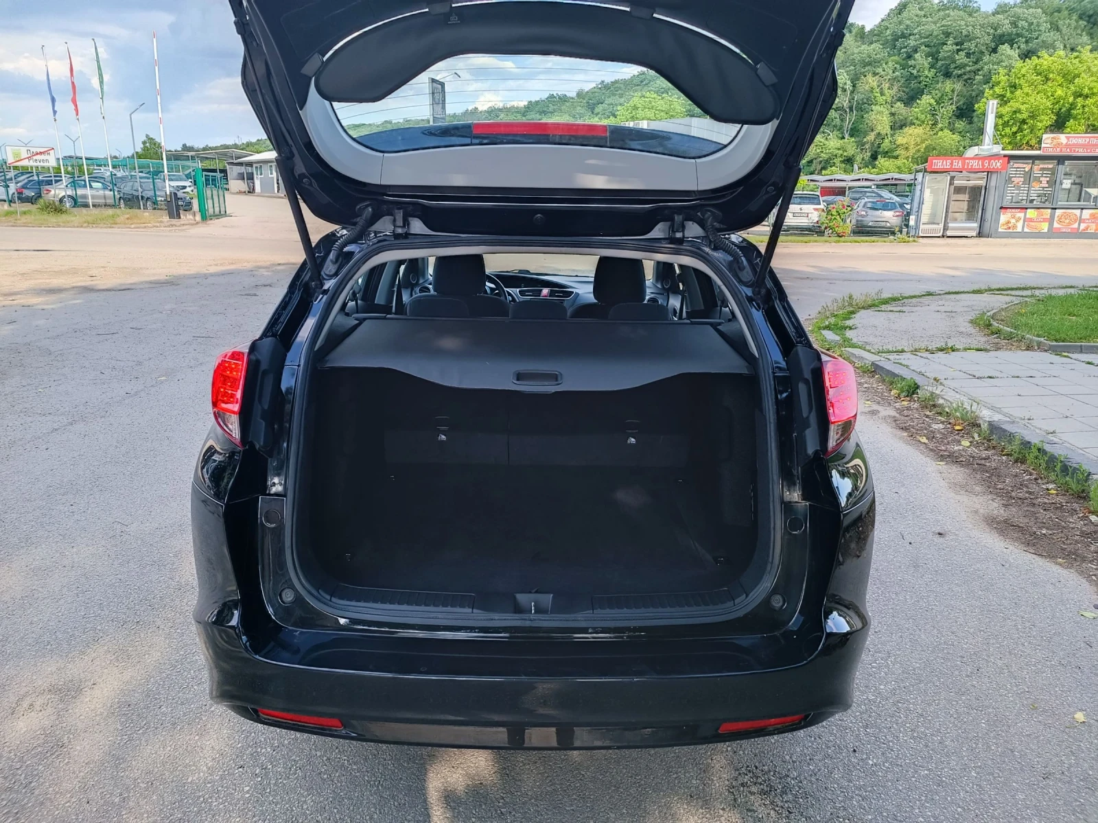 Honda Civic 1.8i-140кс-ШВЕЙЦАРИЯ-АВТОМАТ-NAVI, снимка 5 - Автомобили и джипове - 54730821