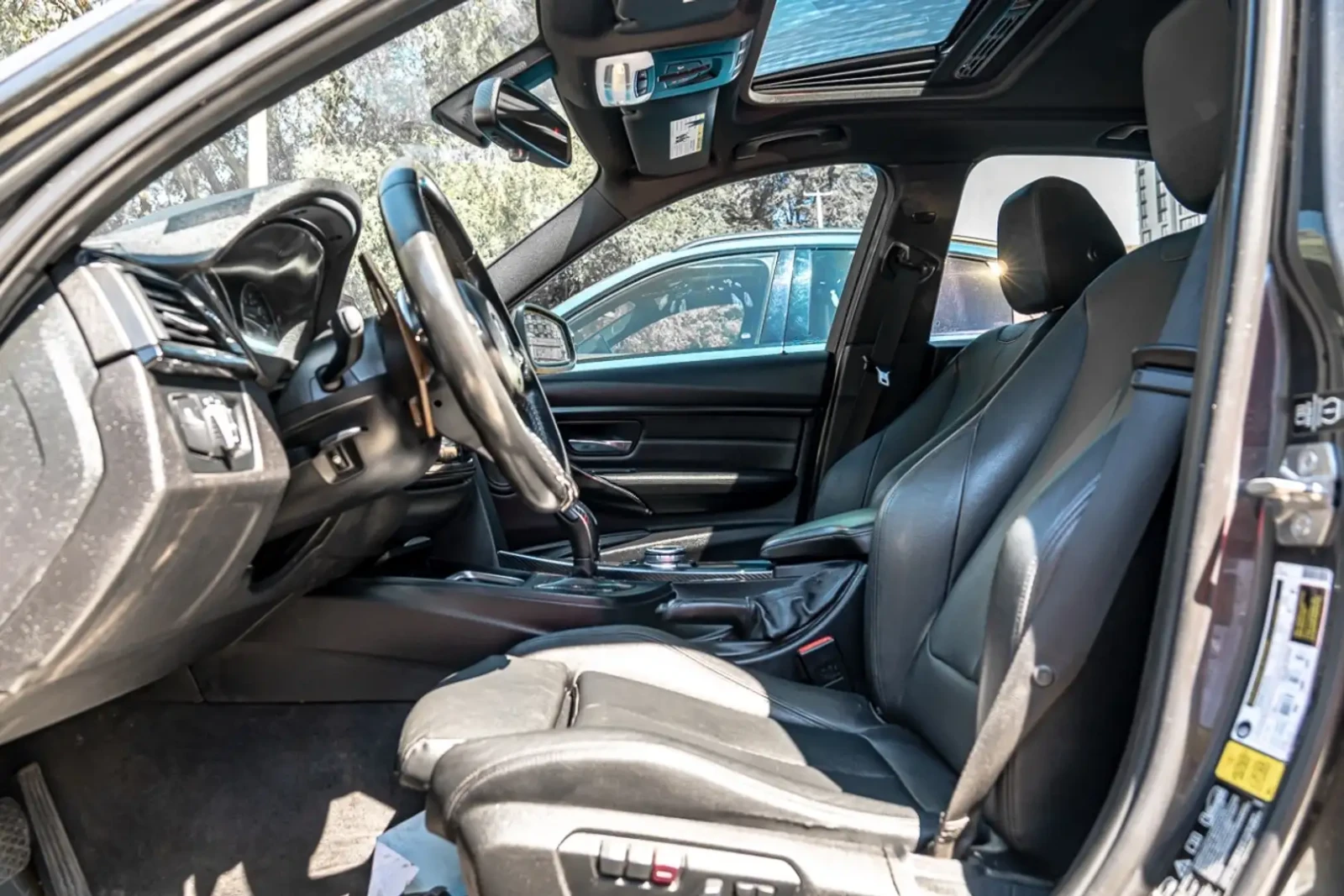 BMW 335 Xi* M-Pack* Harman Kardon* Carbon, снимка 6 - Автомобили и джипове - 55223035