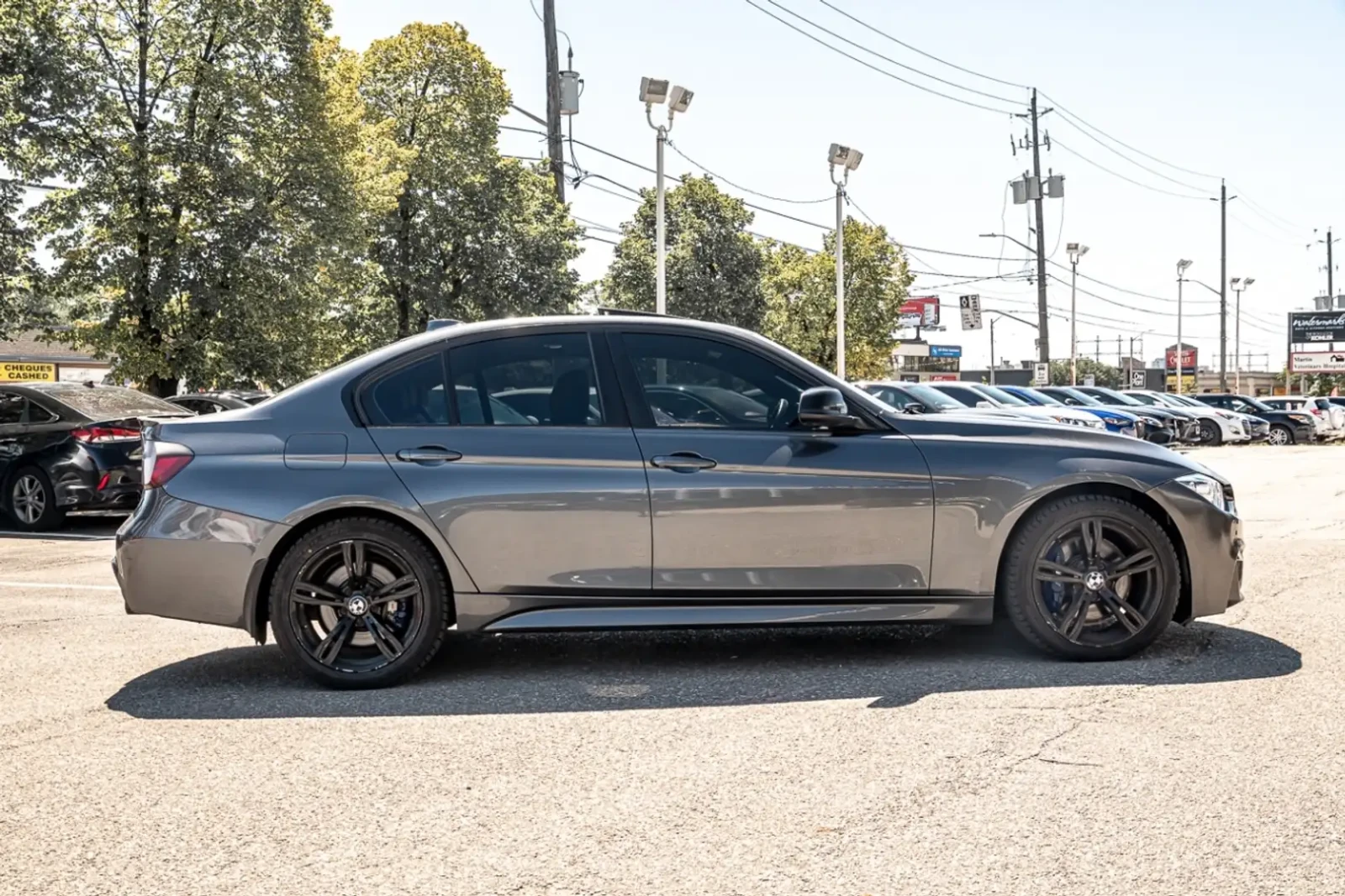 BMW 335 Xi* M-Pack* Harman Kardon* Carbon, снимка 3 - Автомобили и джипове - 55223035