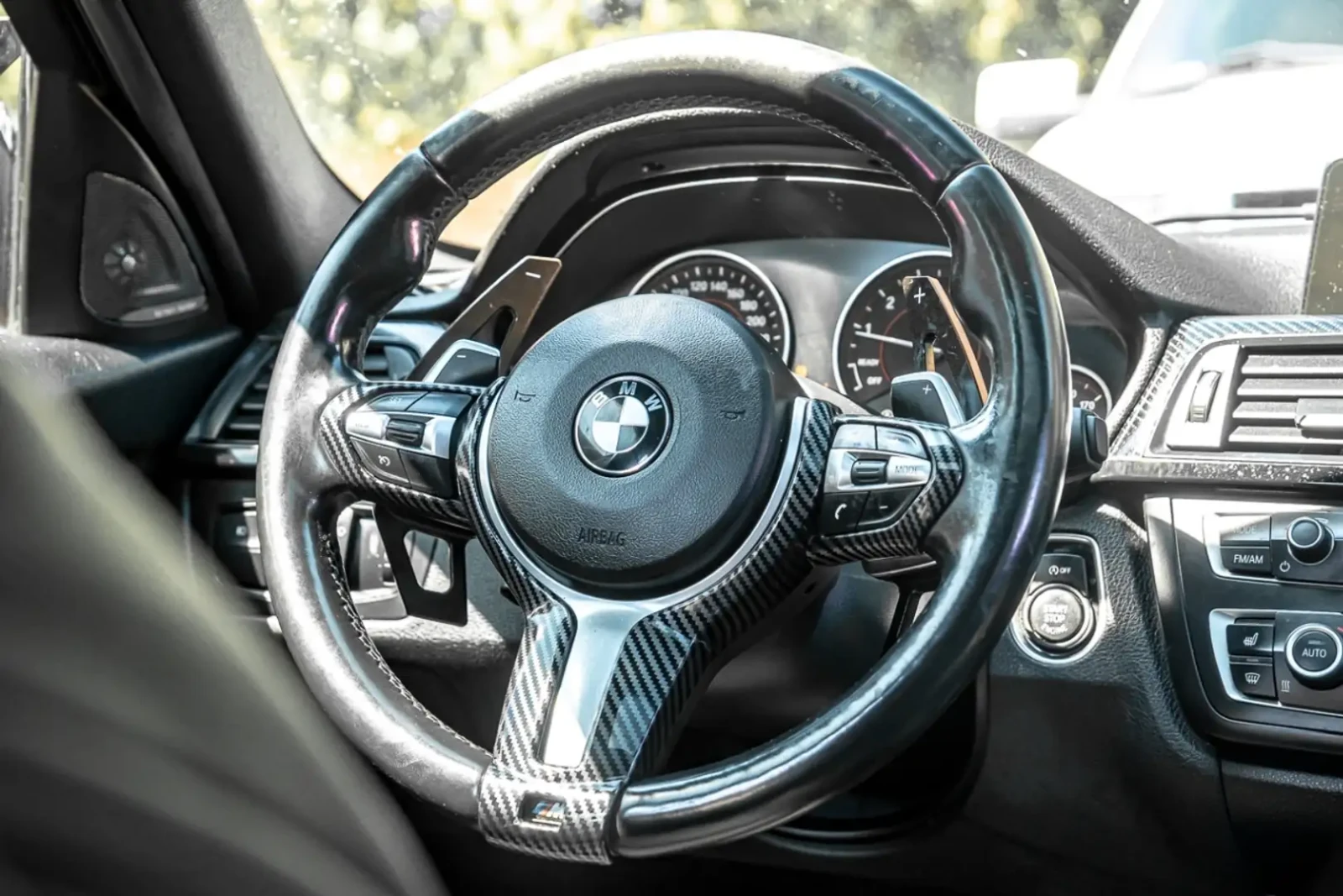 BMW 335 Xi* M-Pack* Harman Kardon* Carbon, снимка 7 - Автомобили и джипове - 55223035