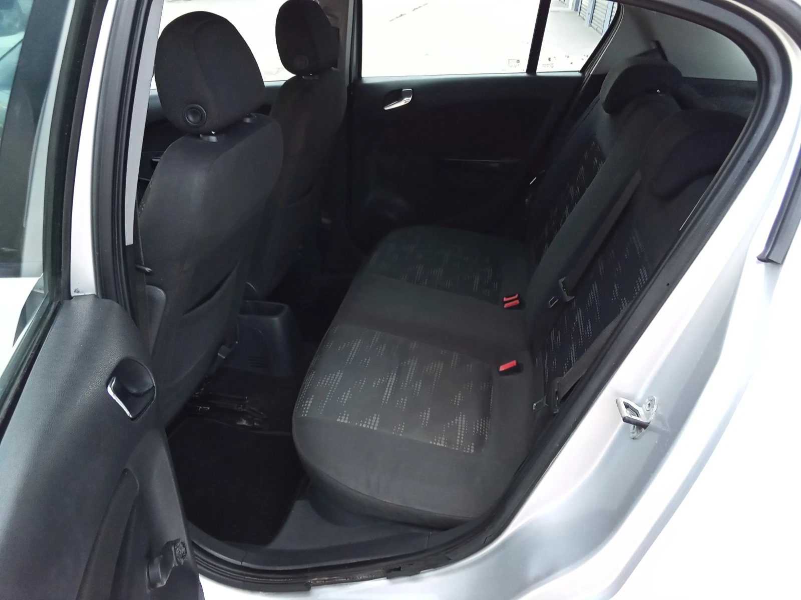 Opel Corsa 1.2i-86kc. Euro5, снимка 12 - Автомобили и джипове - 55329595