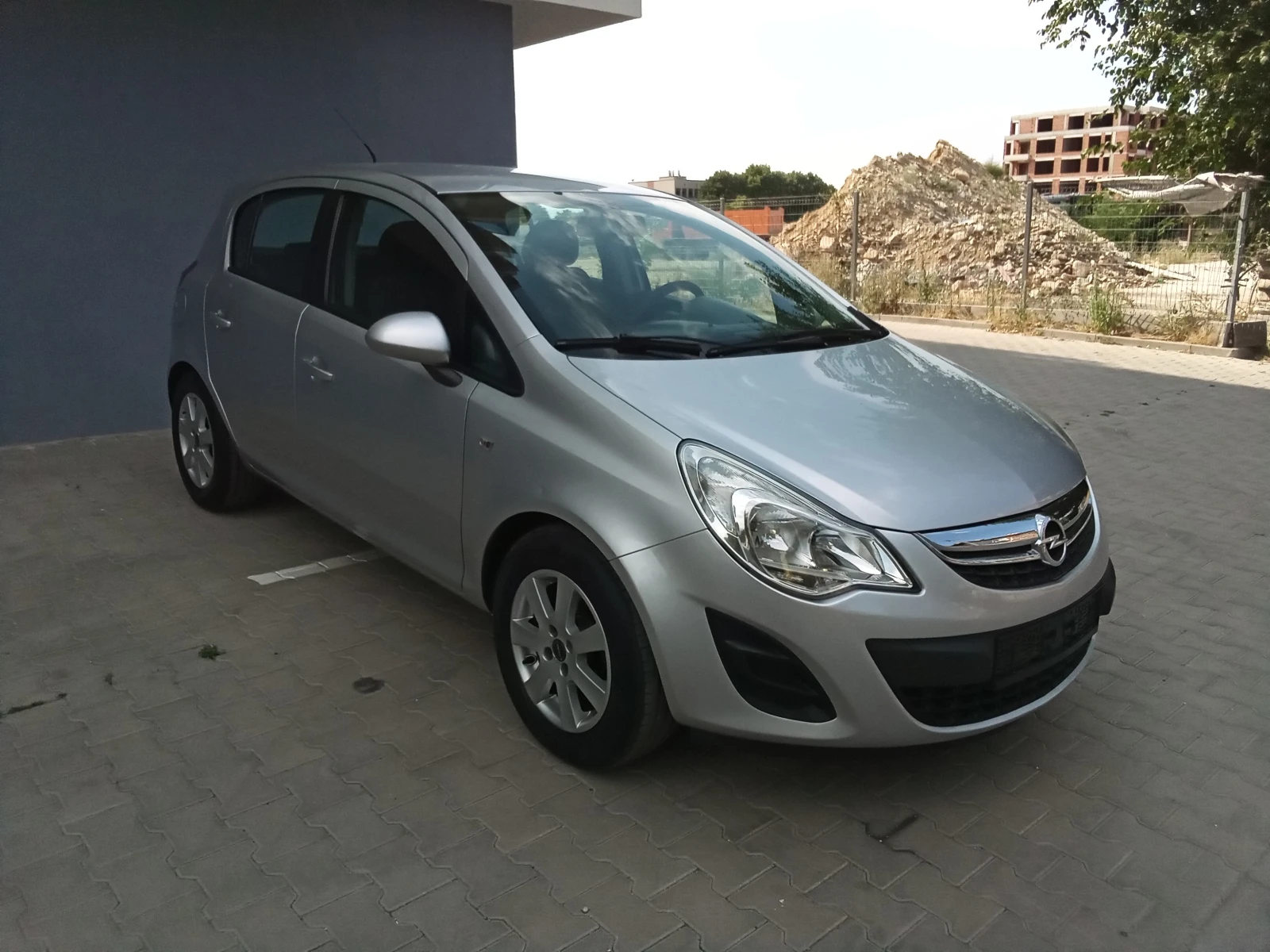 Opel Corsa 1.2i-86kc. Euro5, снимка 3 - Автомобили и джипове - 55329595
