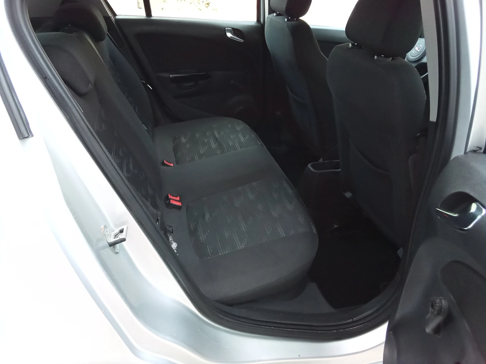 Opel Corsa 1.2i-86kc. Euro5, снимка 11 - Автомобили и джипове - 55329595