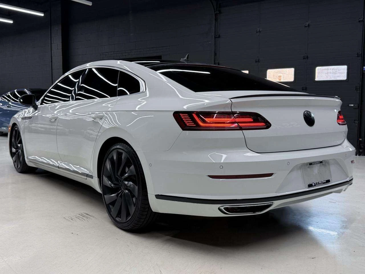 VW Arteon HIGHLINE| R-LINE, АВТОКРЕДИТ, снимка 6 - Автомобили и джипове - 55930783