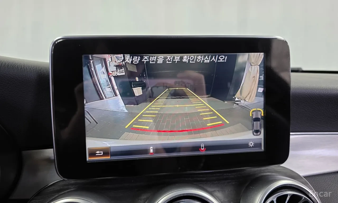 Mercedes-Benz C 200 AMG   PANO   HUD   CAM   NAVI   MEMORY, снимка 12 - Автомобили и джипове - 56076563