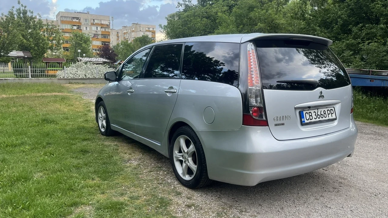 Mitsubishi Grandis Газ / Бензин, снимка 4 - Автомобили и джипове - 56181372