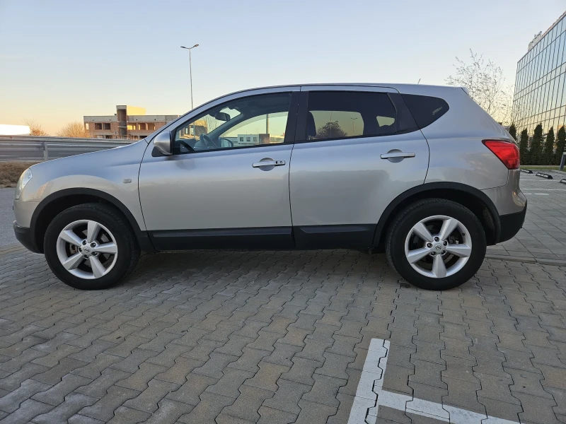 Nissan Qashqai 2.0i 4x4 swiss edition , снимка 3 - Автомобили и джипове - 48509240