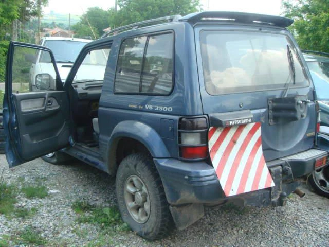 Mitsubishi Pajero 3.5 V6, снимка 2 - Автомобили и джипове - 46834019