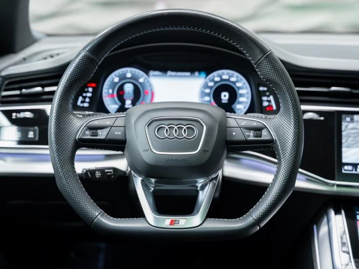 Audi Q8 QUATTRO S-LINE* MATRIX* B&O* 360* PANO* ОБДУХВ* , снимка 14 - Автомобили и джипове - 54985071