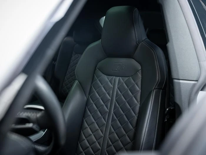 Audi Q8 QUATTRO S-LINE* MATRIX* B&O* 360* PANO* ОБДУХВ* , снимка 8 - Автомобили и джипове - 54985071