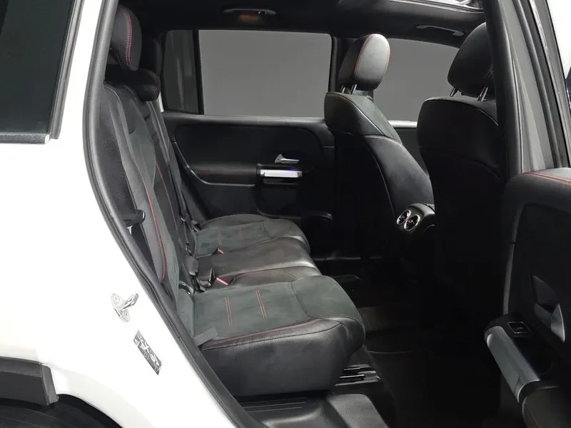 Mercedes-Benz GLB 250 4MATIC, снимка 12 - Автомобили и джипове - 55790356