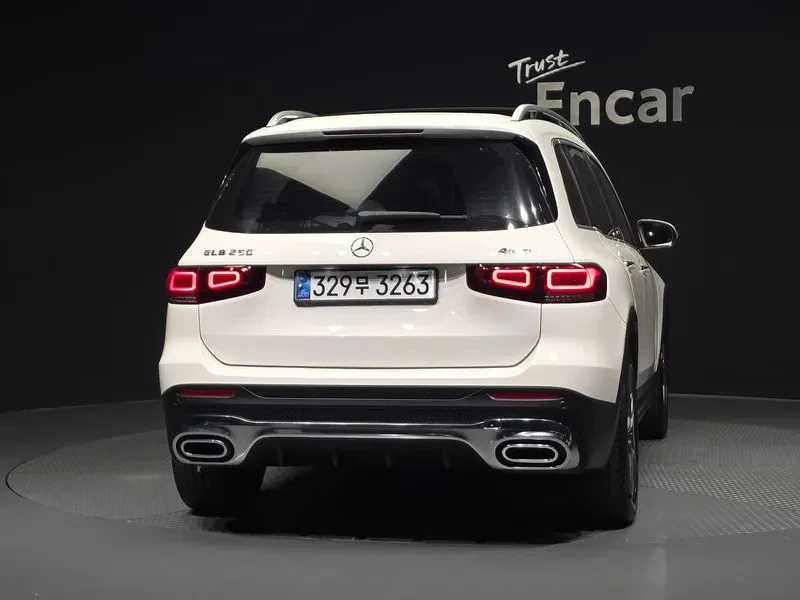 Mercedes-Benz GLB 250 4MATIC, снимка 4 - Автомобили и джипове - 55790356
