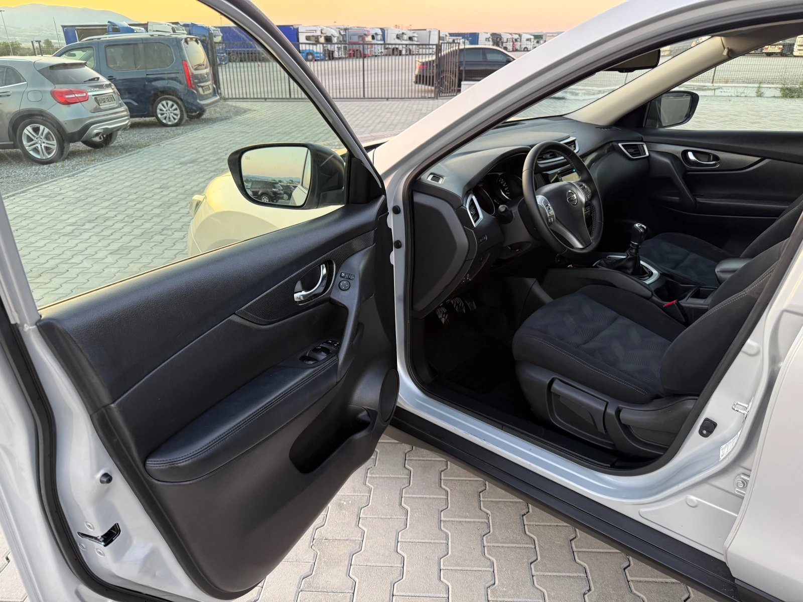 Nissan X-trail 1.6 dci 131 ks Собствен лизинг !!! - изображение 10