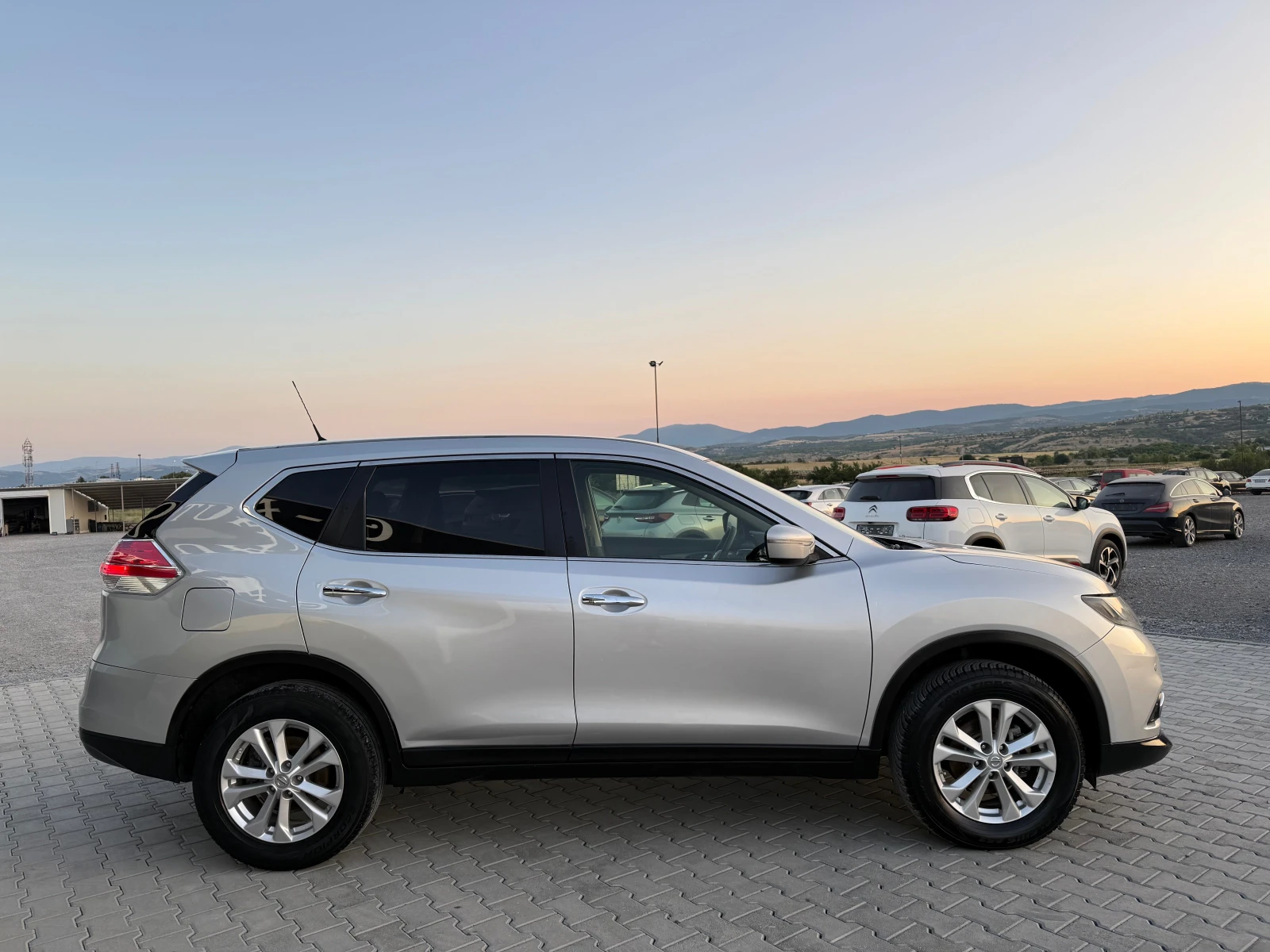 Nissan X-trail 1.6 dci 131 ks Собствен лизинг !!! - изображение 4