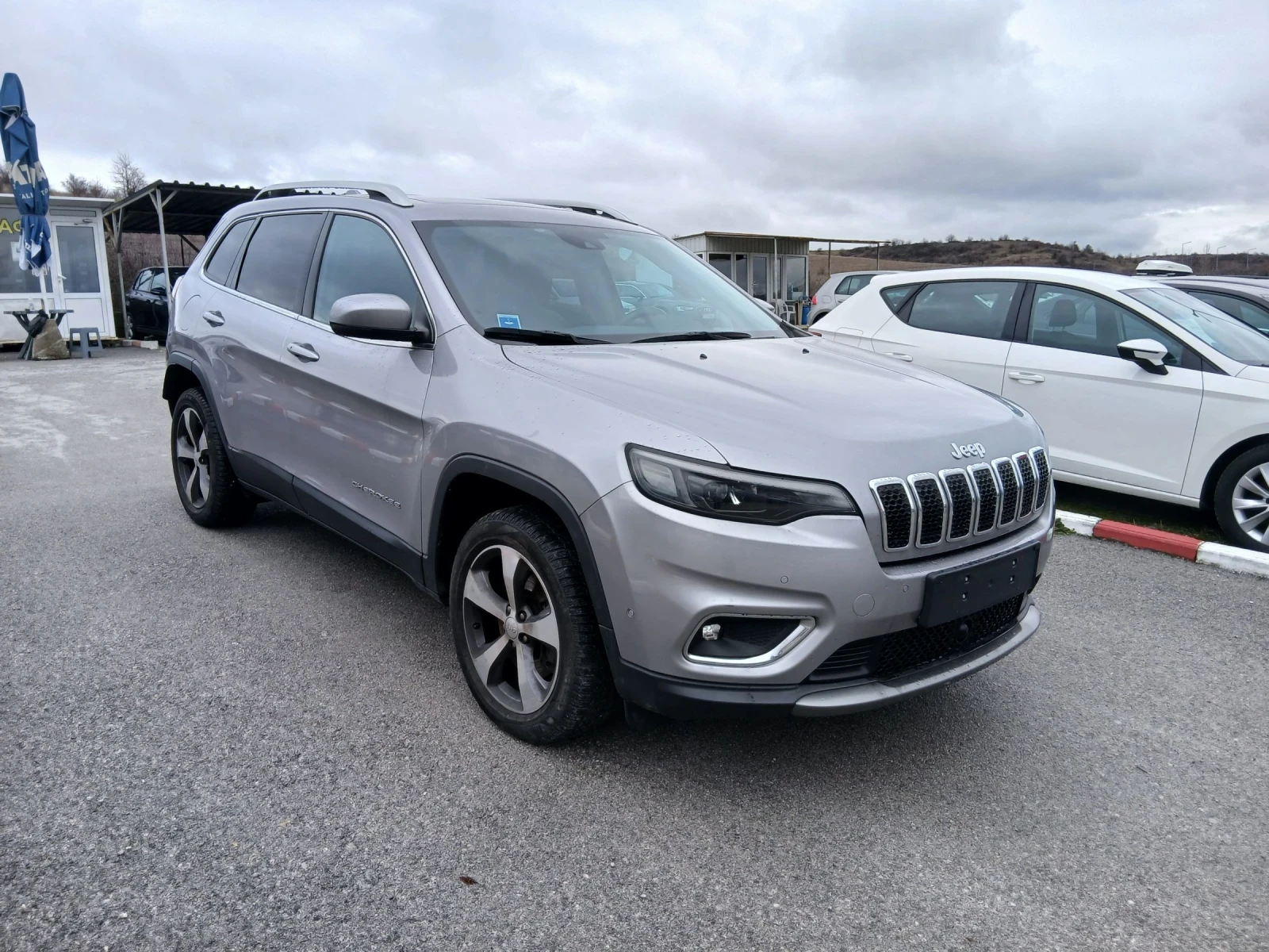 Jeep Cherokee 2.2 d - изображение 3