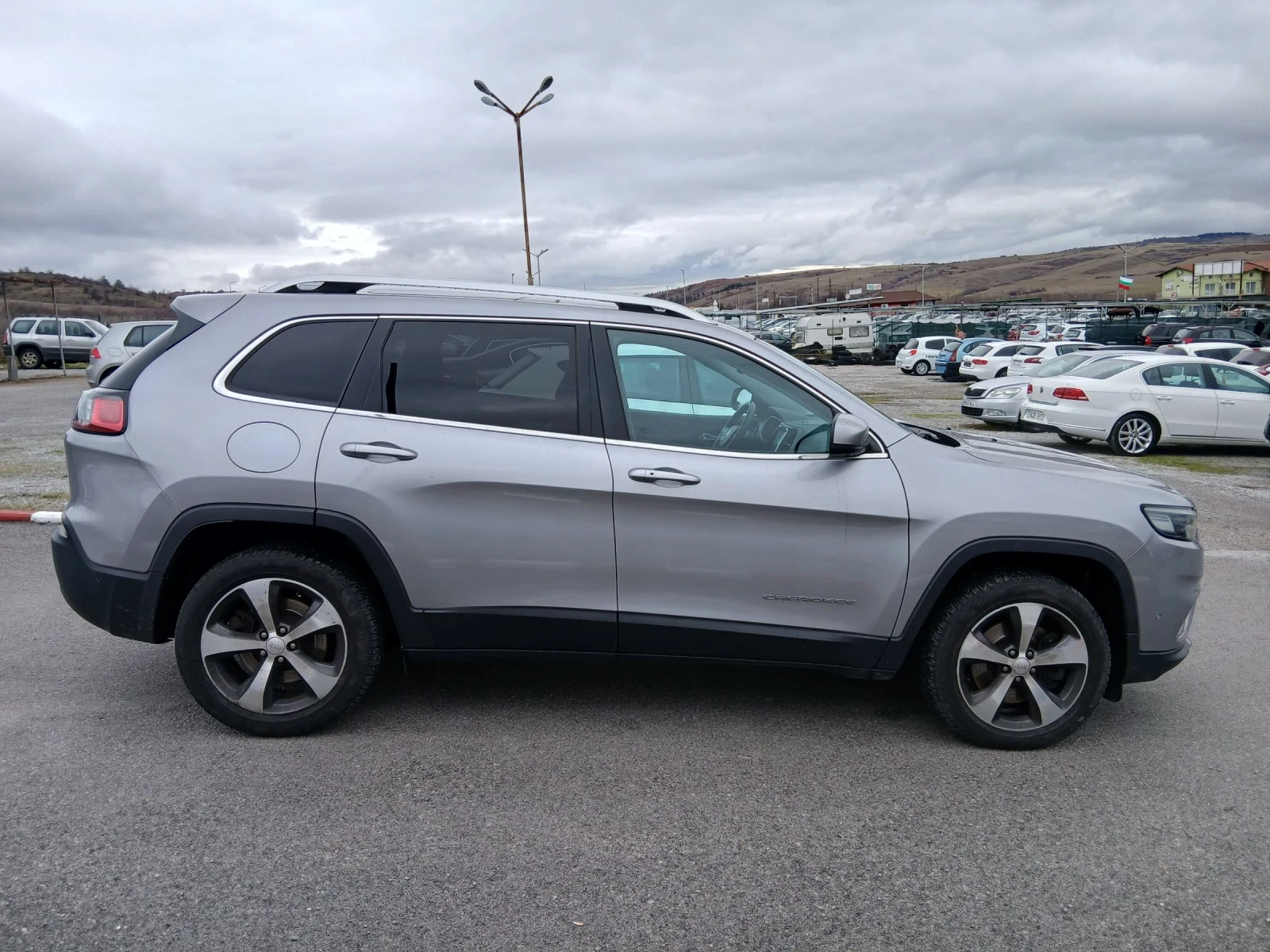 Jeep Cherokee 2.2 d - изображение 8