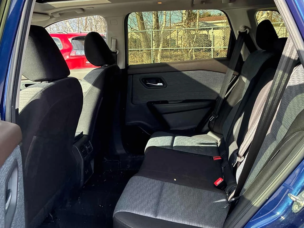 Nissan Rogue * SV * 2 КЛЮЧА * 360 * ПОДГРЕВИ * PANO, снимка 16 - Автомобили и джипове - 54226065