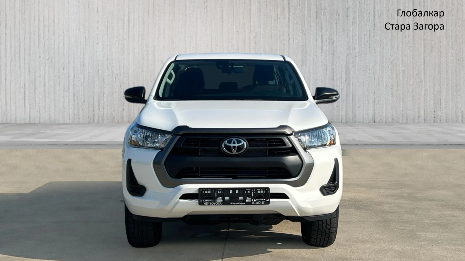Toyota Hilux 2.8 D-4D MT COMFORT, снимка 2 - Автомобили и джипове - 54511835