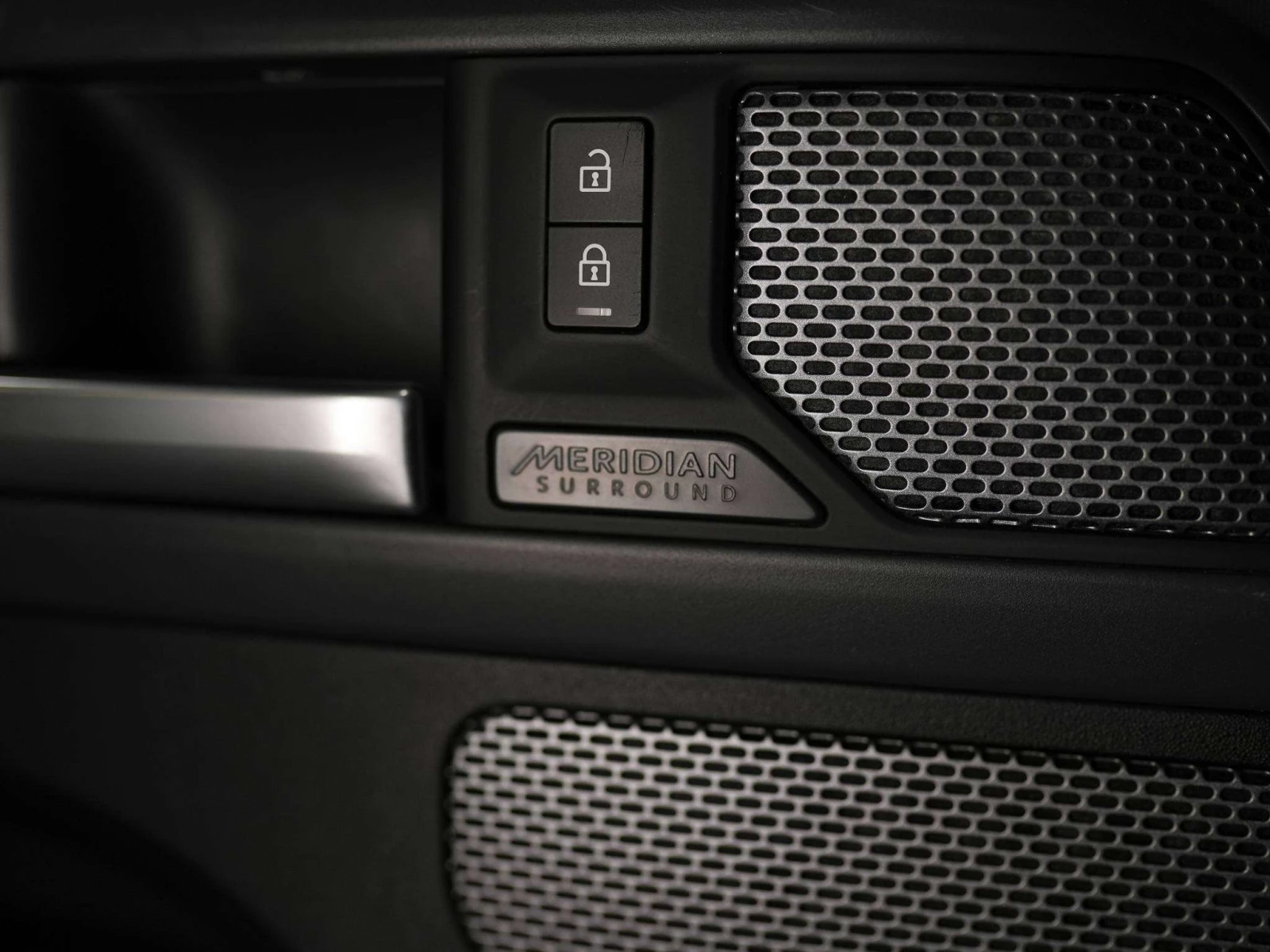 Land Rover Defender X | P400 | MERIDIAN | HUD | 22 IN, снимка 12 - Автомобили и джипове - 54980207