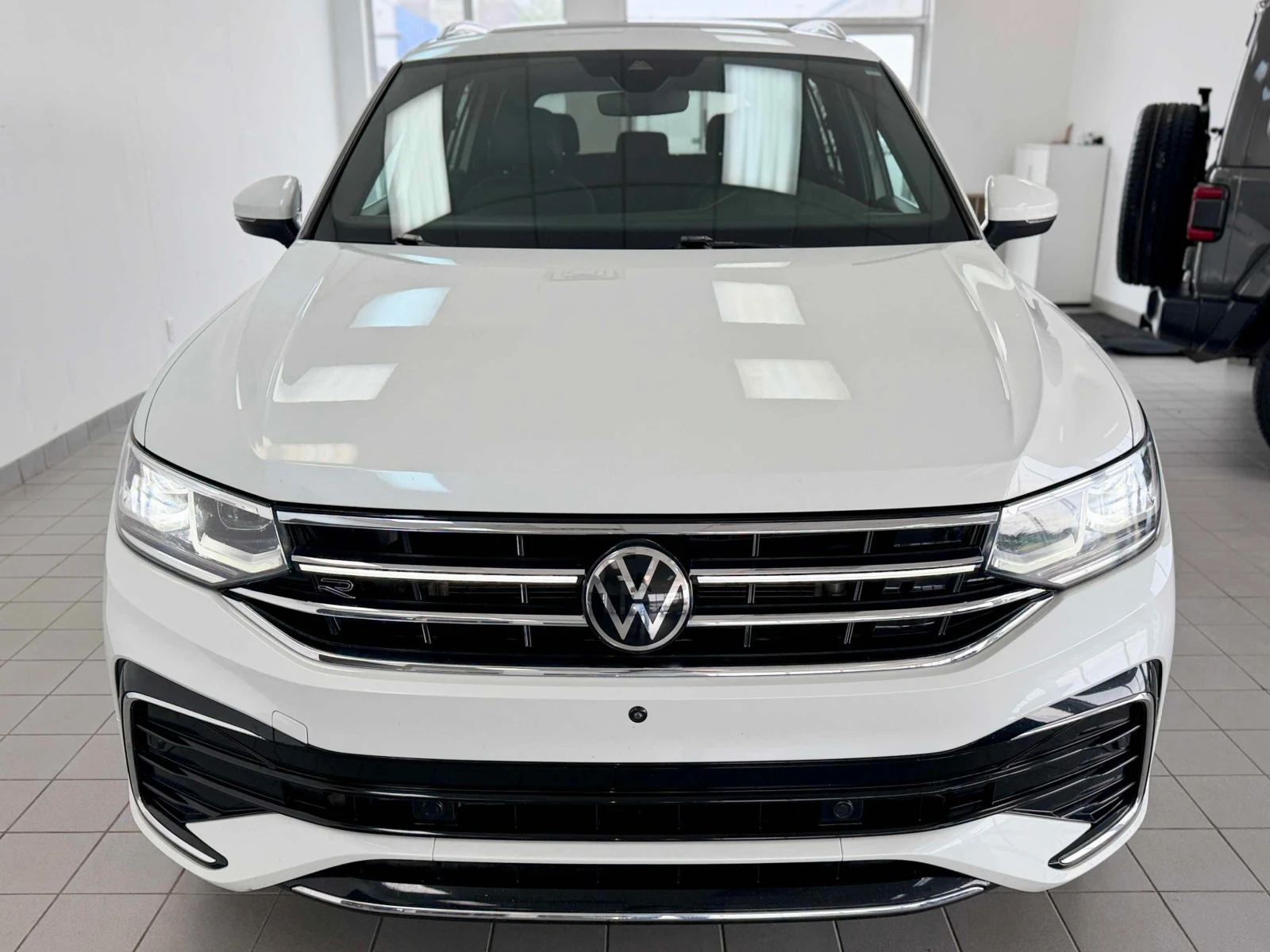 VW Tiguan HIGHLINE* R-LINE* 4MOTION, снимка 5 - Автомобили и джипове - 55244446
