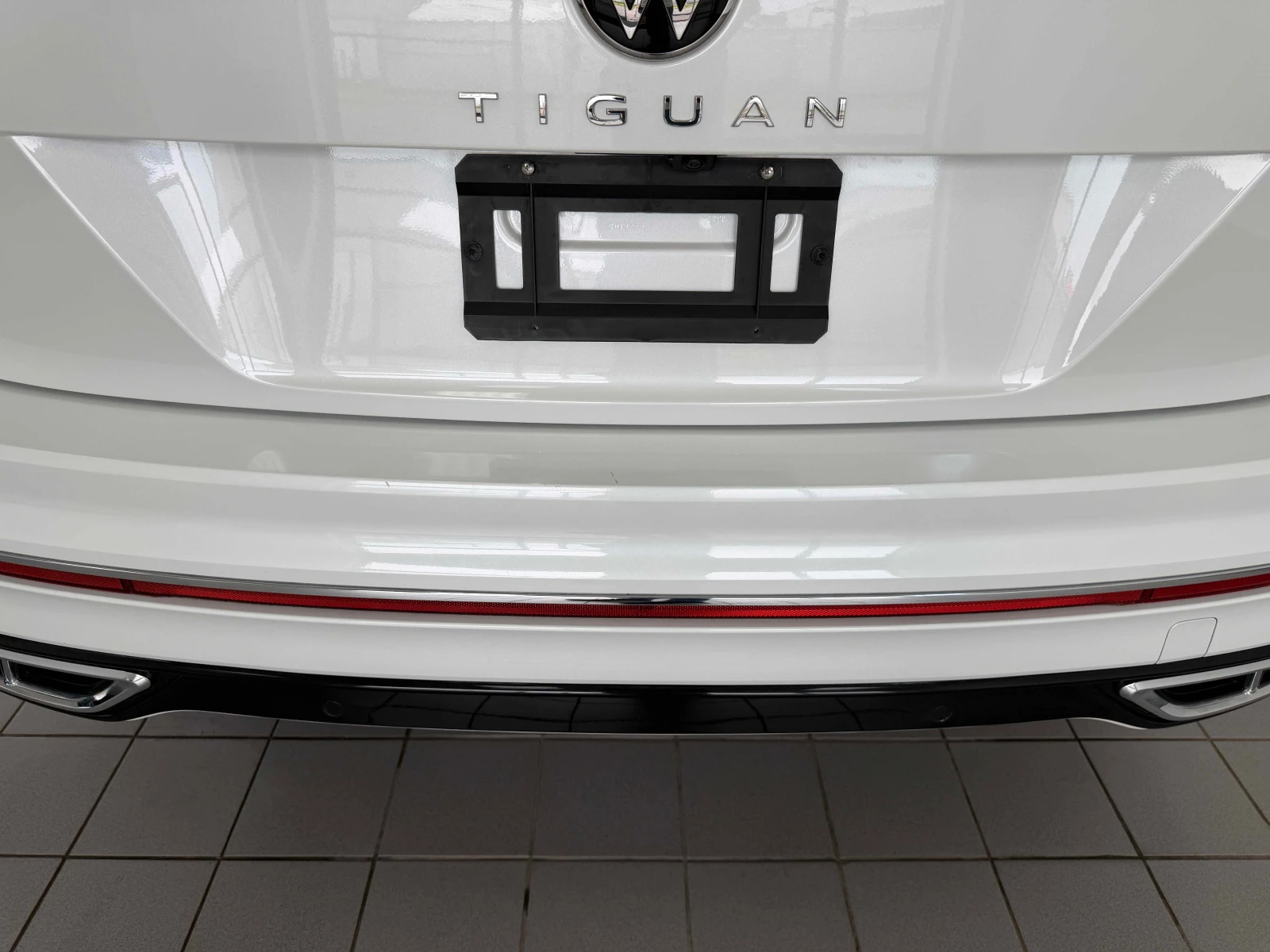VW Tiguan HIGHLINE* R-LINE* 4MOTION, снимка 8 - Автомобили и джипове - 55244446