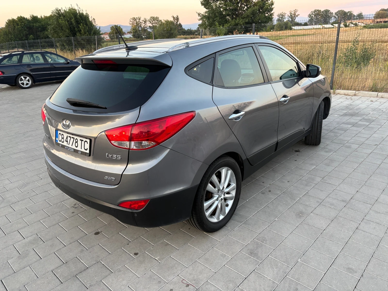 Hyundai IX35 2.0 бензин 163 коня, снимка 11 - Автомобили и джипове - 55504654