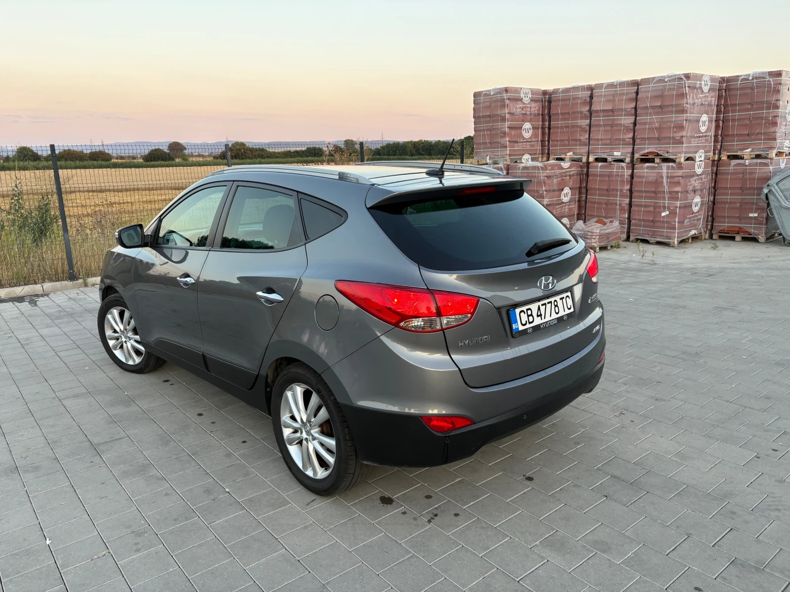 Hyundai IX35 2.0 бензин 163 коня, снимка 14 - Автомобили и джипове - 55504654