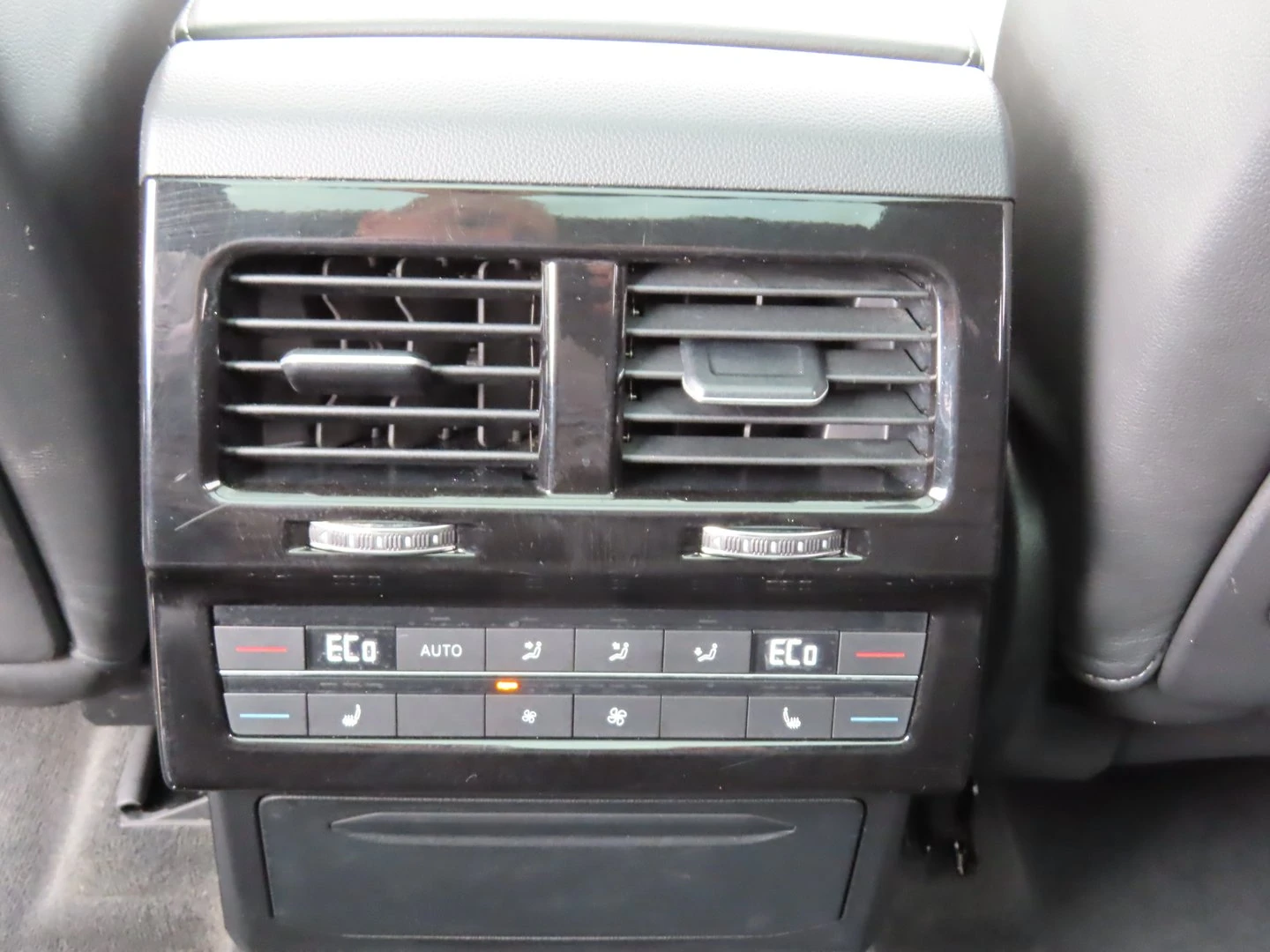 VW Touareg, снимка 17 - Автомобили и джипове - 56628217