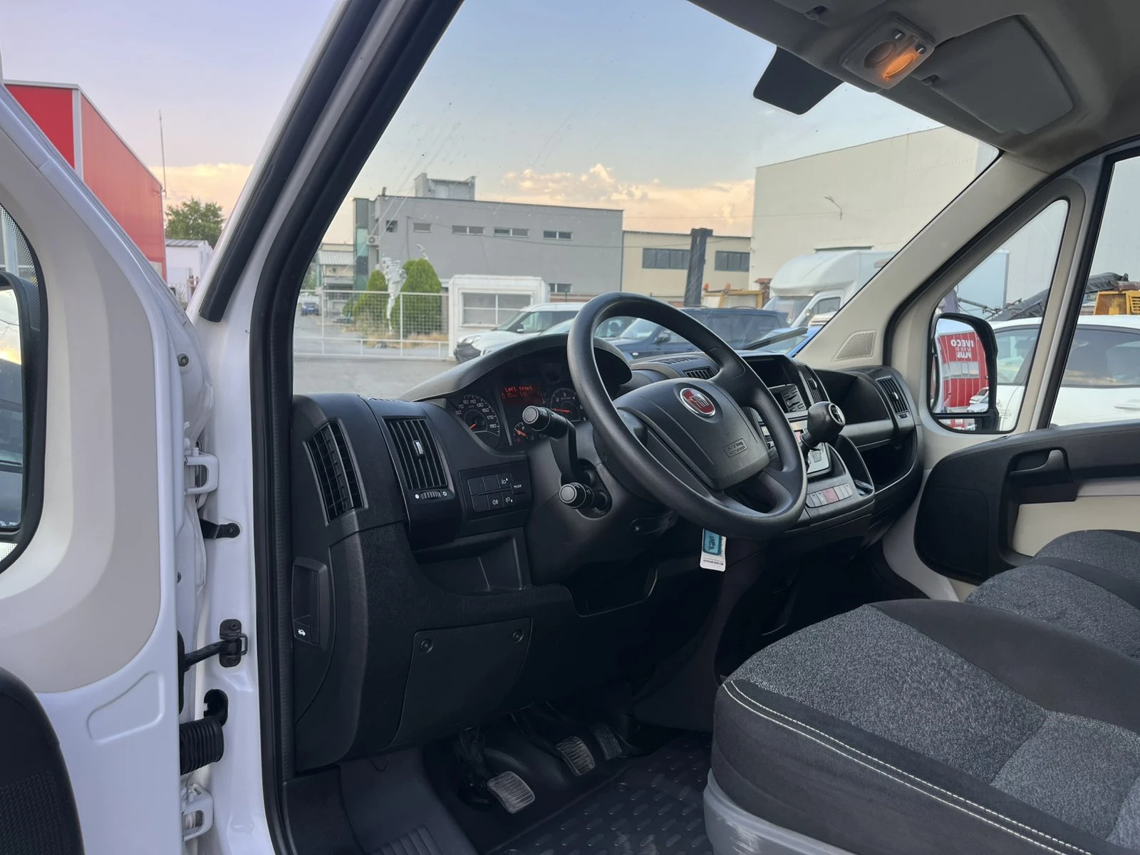 Fiat Ducato 2.3 JTD 180kc (6+ 1)  | Mobile.bg   13