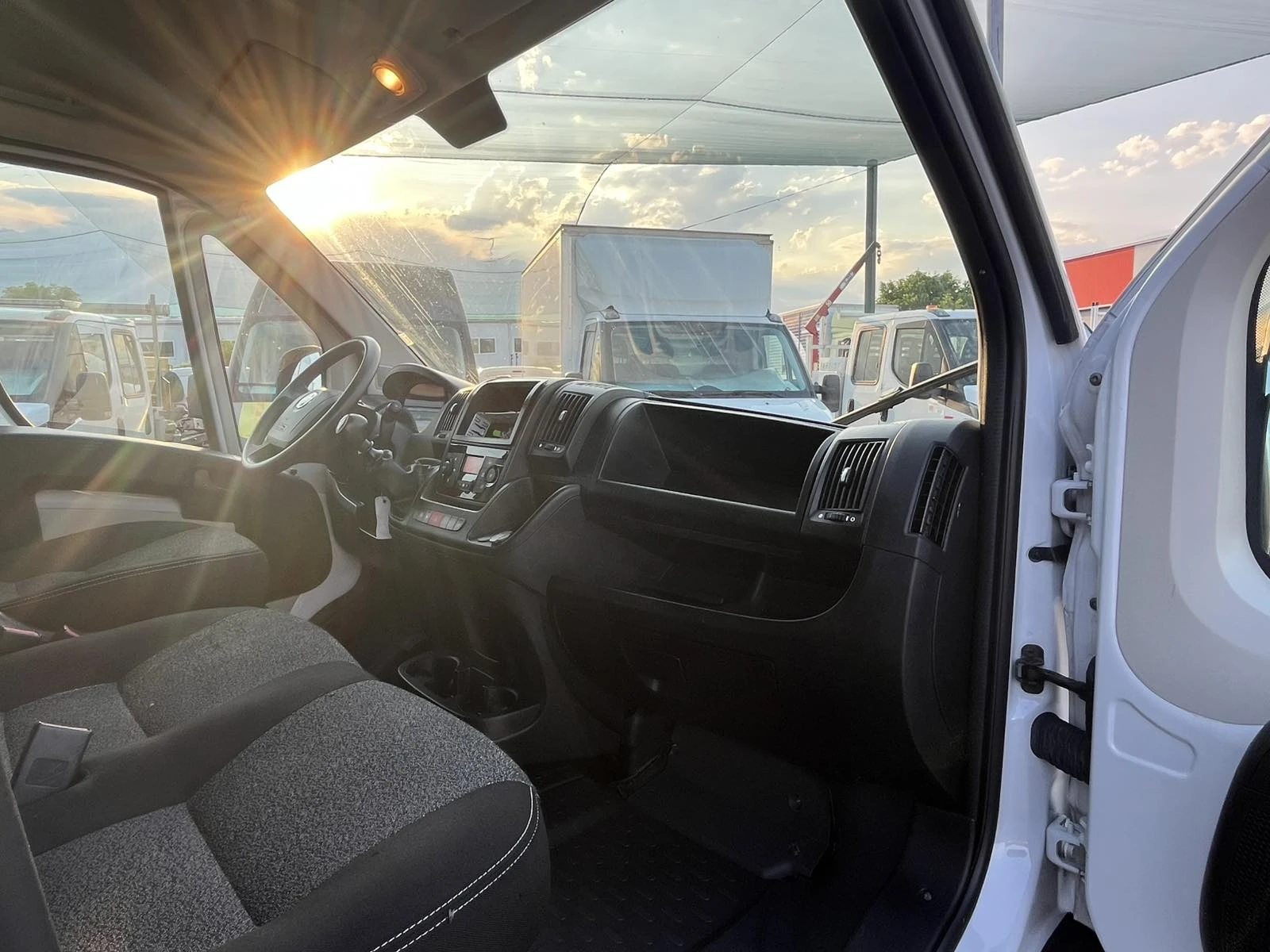 Fiat Ducato 2.3 JTD 180kc (6+ 1) - изображение 10