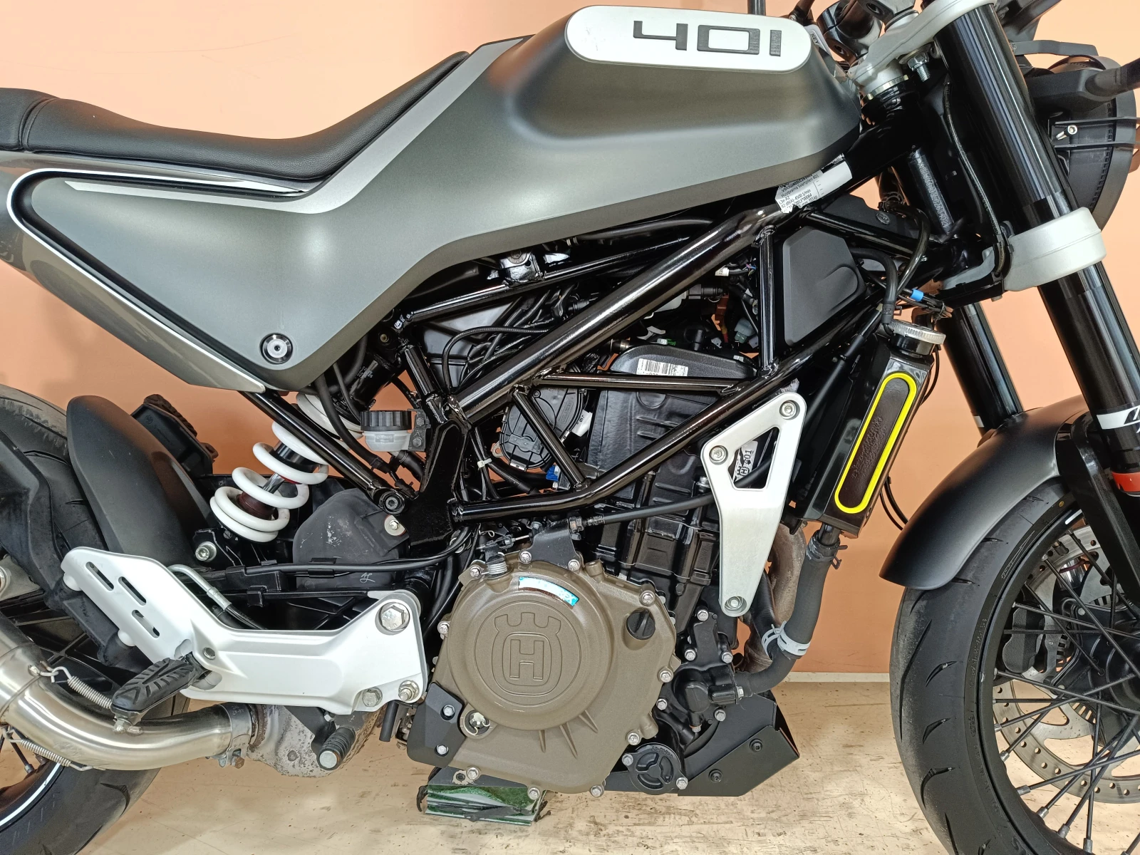 Husqvarna Svartpilen 401, снимка 7 - Мотоциклети и мототехника - 54213336