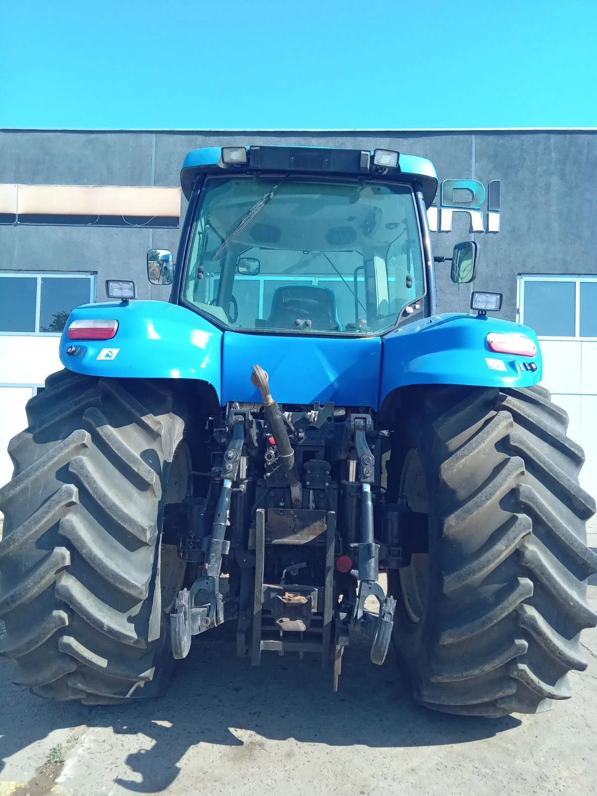 Трактор New Holland Т 8050 - изображение 4