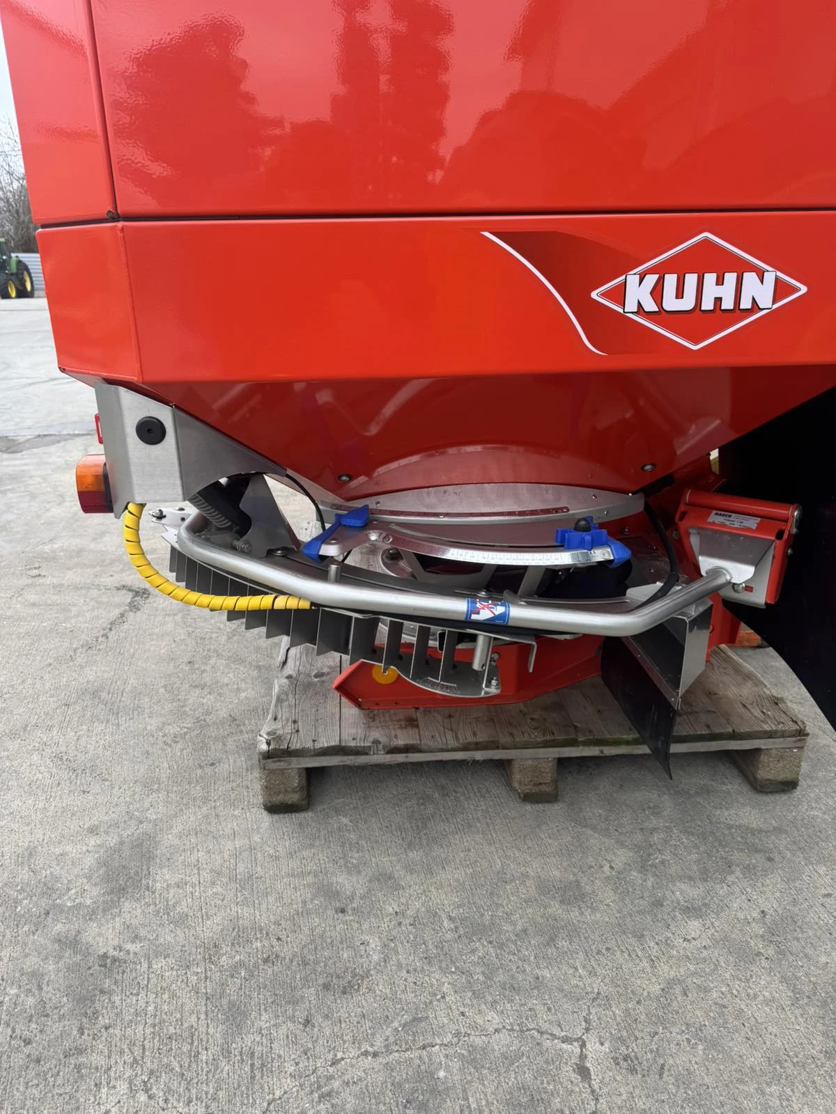 Торачка Kuhn Торачка Kuhn Axis 30.1W с компютър, снимка 8 - Селскостопанска техника - 53769851