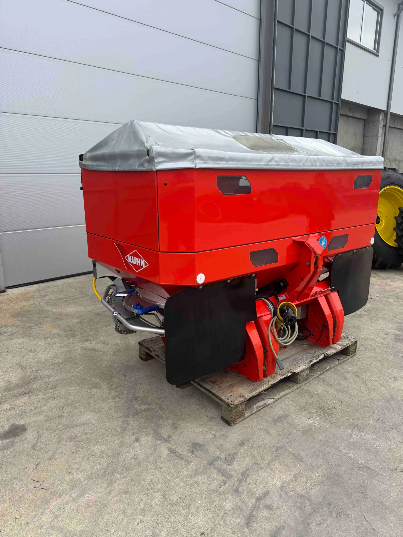 Торачка Kuhn Торачка Kuhn Axis 30.1W с компютър, снимка 5 - Селскостопанска техника - 53769851