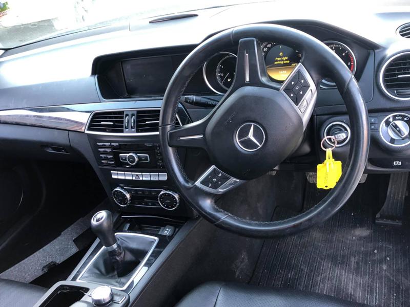 Интериор и аксесоари за Mercedes-Benz C 250, снимка 2 - Части - 24867412