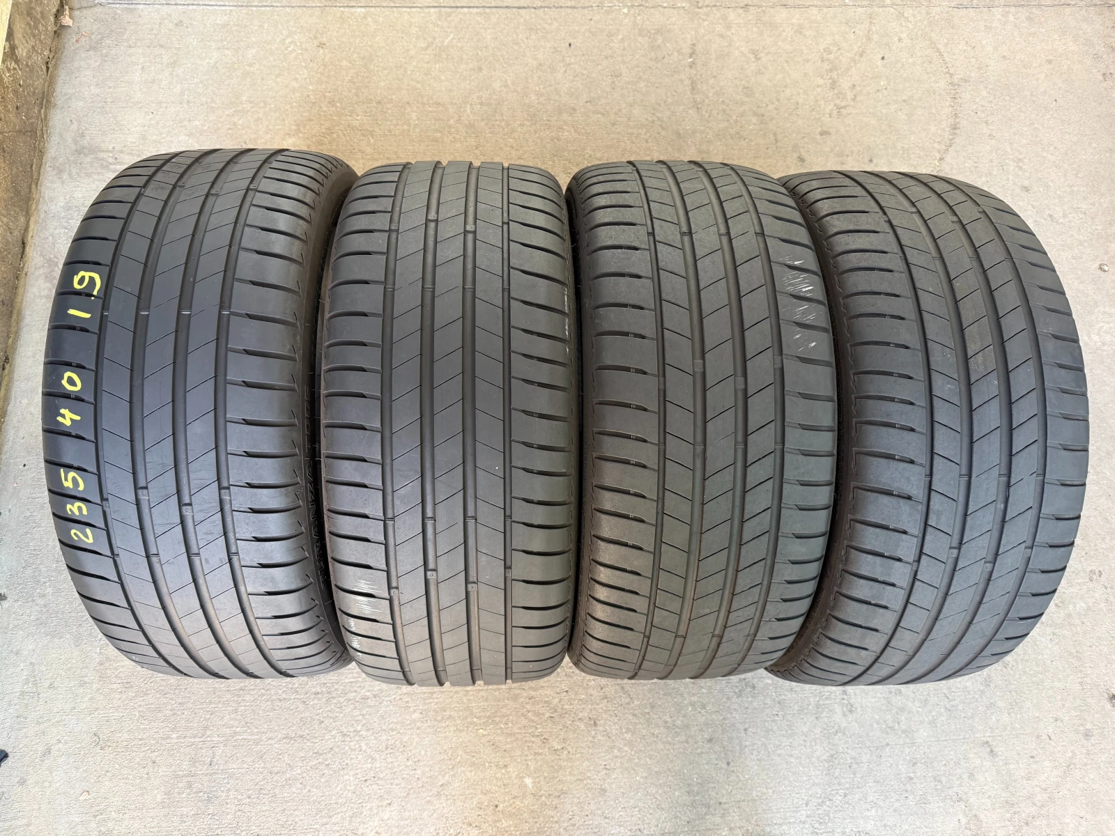 Гуми Летни 235/40R19