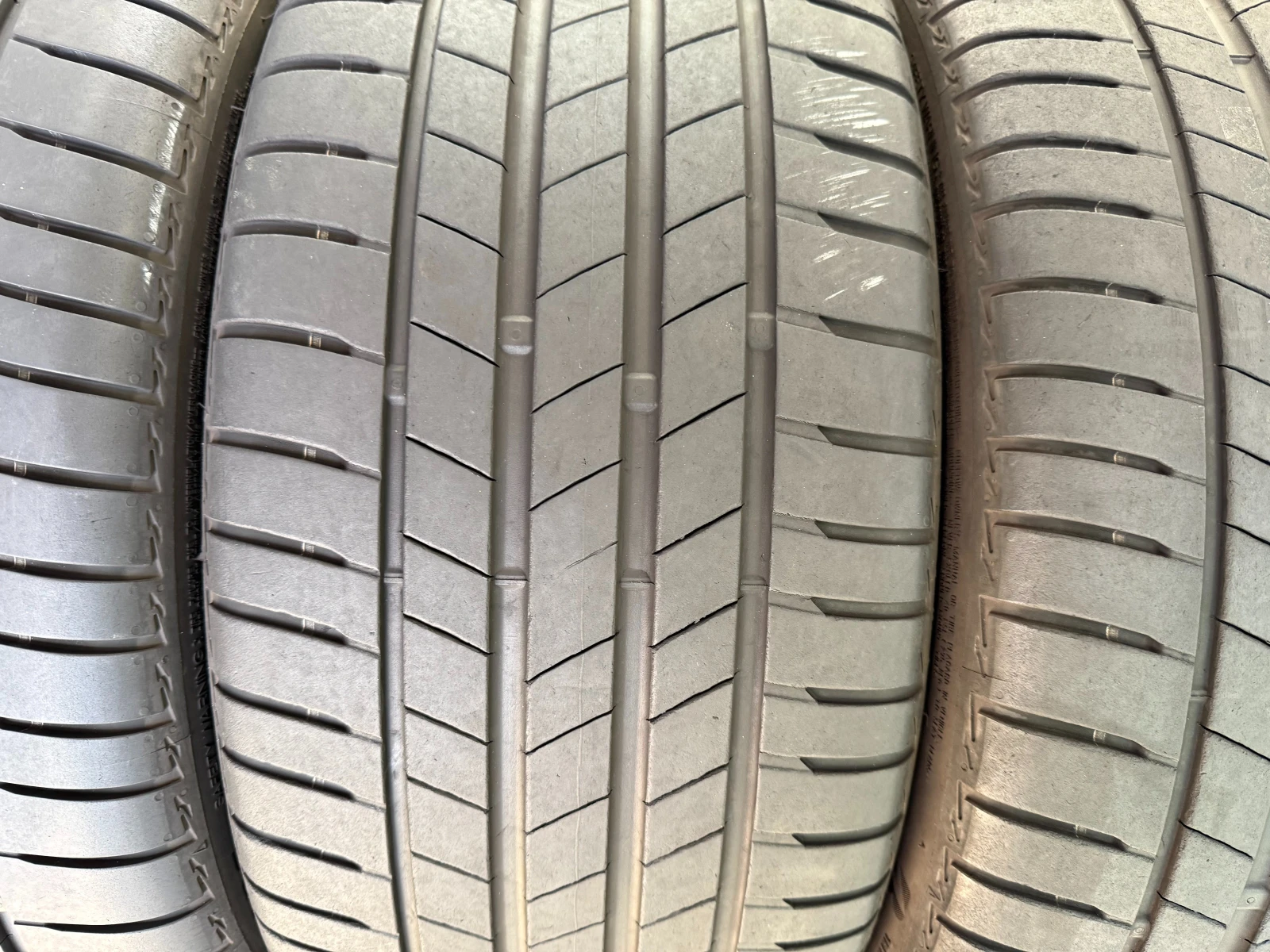 Гуми Летни 235/40R19, снимка 6 - Гуми и джанти - 55686649
