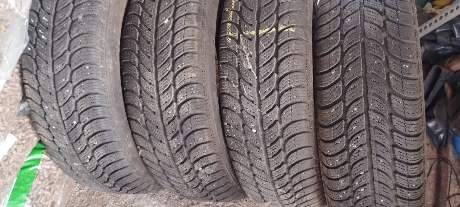 Гуми Зимни 175/65R14, снимка 3 - Гуми и джанти - 56185596