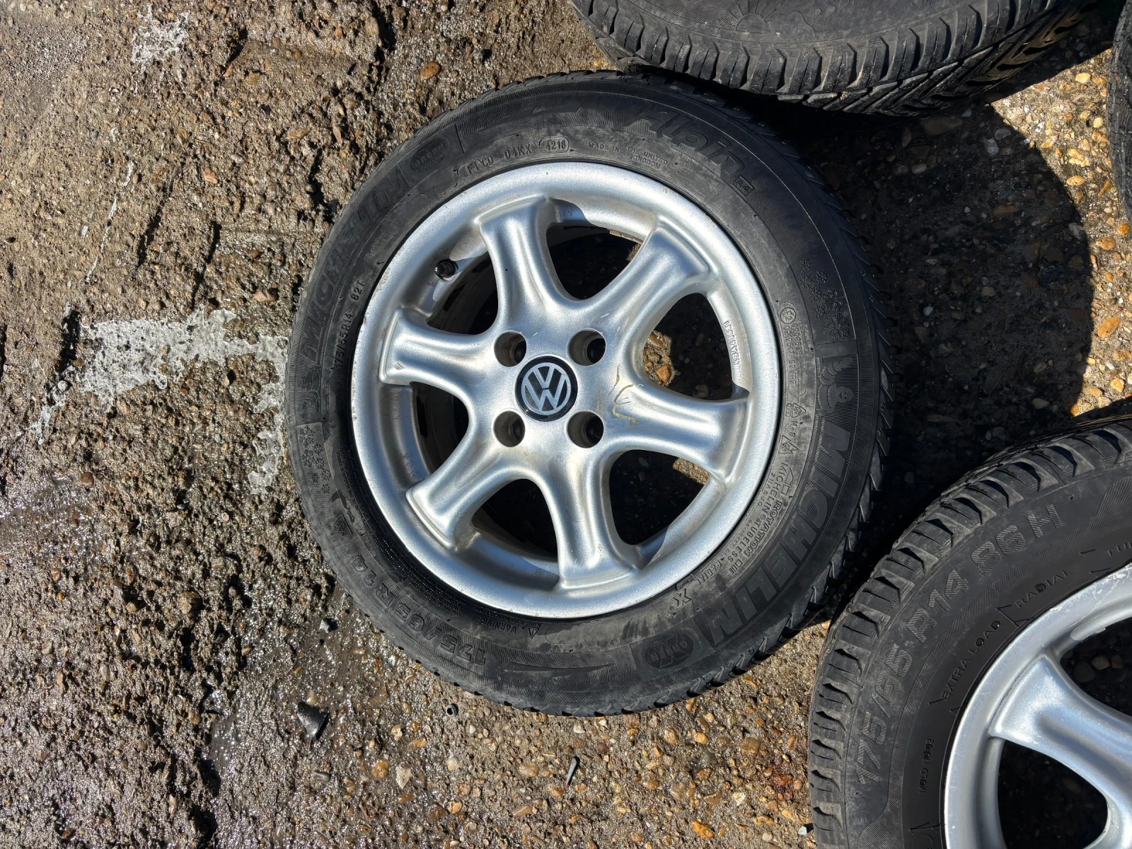 Гуми с джанти Michelin 175/65R14, снимка 4 - Гуми и джанти - 56288948