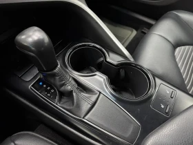 Toyota Camry * 2.5SE* DISTRONIC* LANE ASSIST* CAR PLAY* , снимка 13