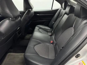 Toyota Camry * 2.5SE* DISTRONIC* LANE ASSIST* CAR PLAY* , снимка 16